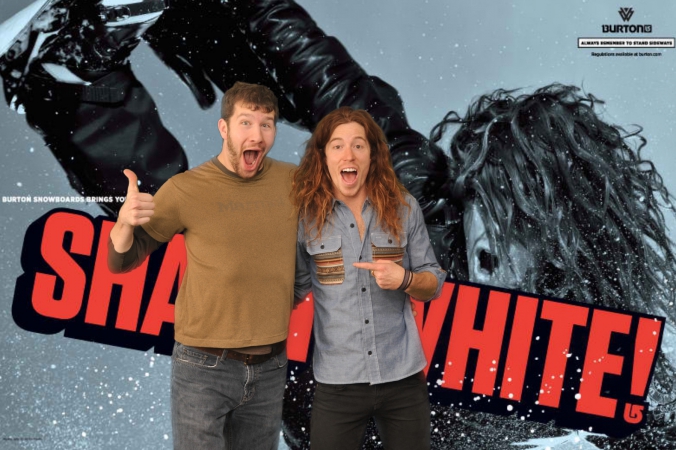 snowboard legend shaun white poses with fan, burton event, green screen photography, 4x6 onsite printing
